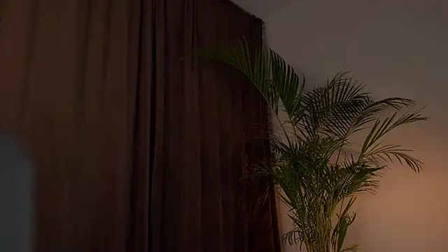 hotexclusive_'s Live XXX Chat