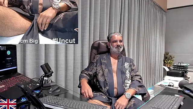 OnlineBossUK live XXX chat