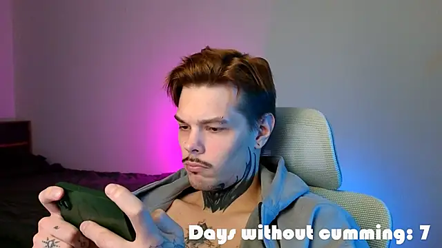 DENIS_HERE élő XXX-chatje