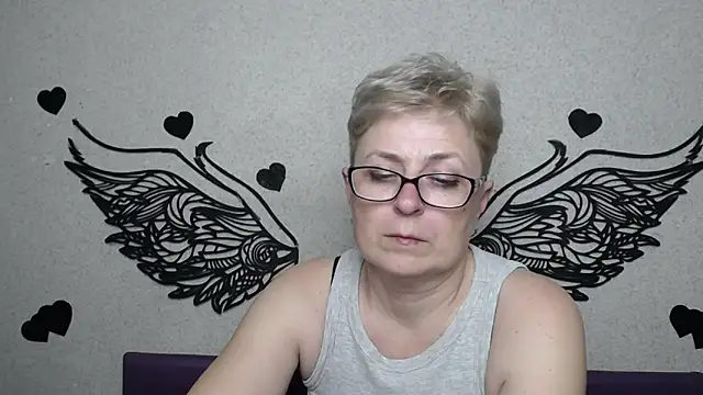 EmiliaGree: απευθείας συνομιλία ΧΧΧ