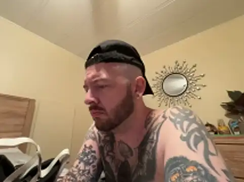 8umf1ghter: διαδικτυακό σόου στην κάμερα