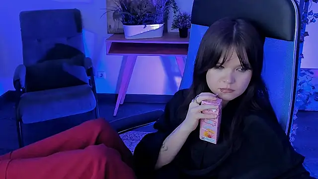 ElainebenessのライブXXXチャット