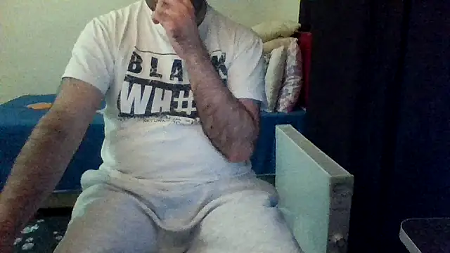 st206boy Adlı Modelin Canlı XXX Sohbeti