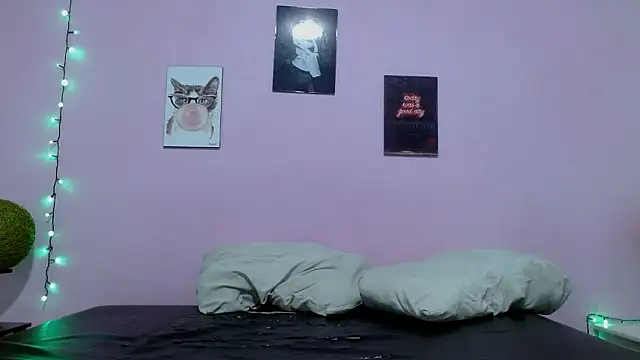 enzzo_rossi Adlı Modelin Canlı XXX Sohbeti