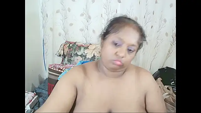 Indiantasha Chat XXX in diretta