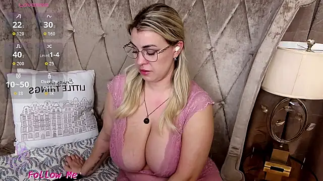 BustyGizelle Chat XXX in diretta