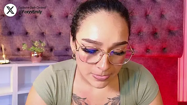EMILYY_FOXY: онлайн-секс-чат