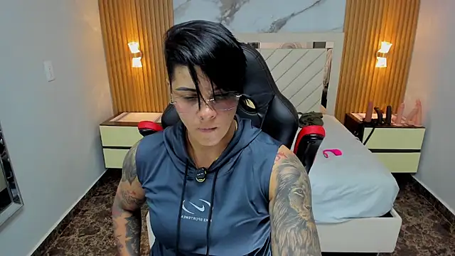 Онлайн чат XXX KAROLLJONES1