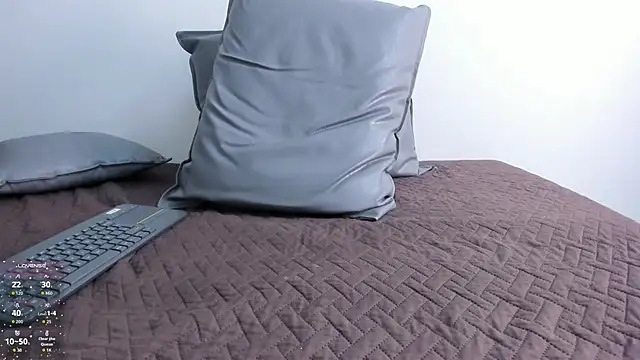 Dennise_Sinclair Adlı Modelin Canlı XXX Sohbeti