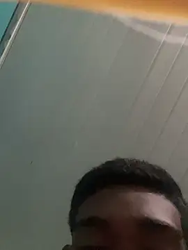 novinhooxz: διαδικτυακό σόου στην κάμερα