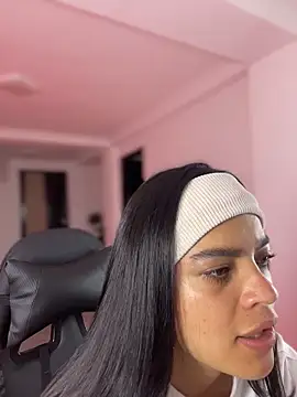 Chat +18 de JuanitaMore01 ao vivo