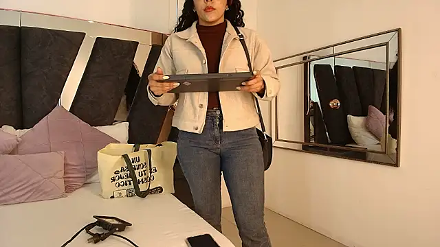 Chatroom XXX en direct de alehia_cute