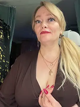 Sweet-blonde Live XXX-Chat