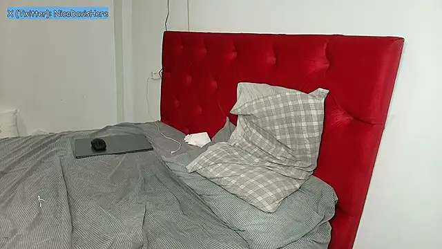 NicoDavisOfficial Webcam show