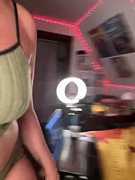 SuzyCatzz's Live XXX Chat