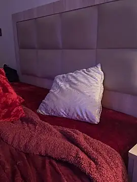 Yaraa8 Adlı Modelin Canlı XXX Sohbeti