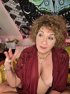 SuzyCatzz's Live XXX Chat