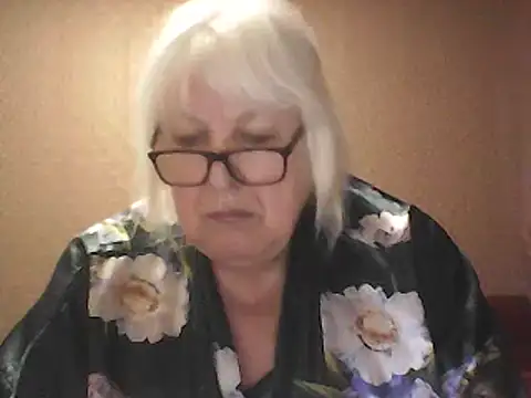 Alexia64231: онлайн-секс-чат