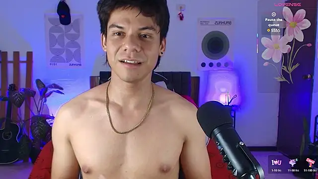 Kain_davee Show in webcam