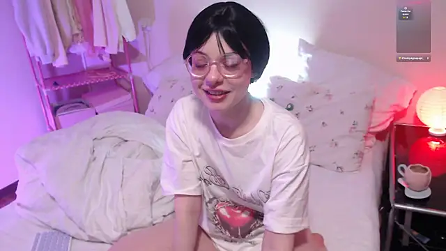 KatieMelone 即時 XXX 聊天