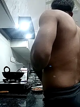 Indian_desimanのライブXXXチャット