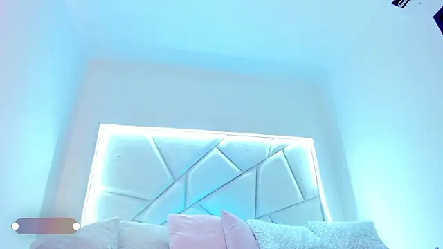 Sweeetcurvyx élő XXX-chatje