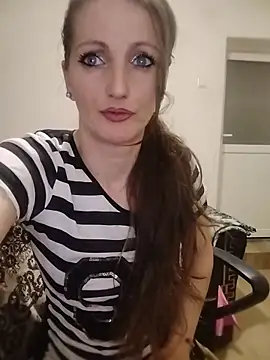 CrazyMaya39's Live XXX Chat