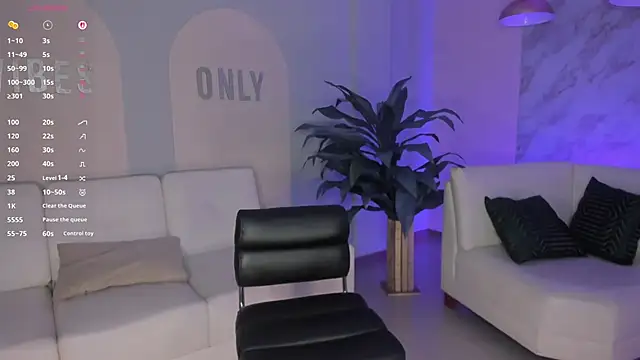 LizzHamilton__'s Live XXX Chat