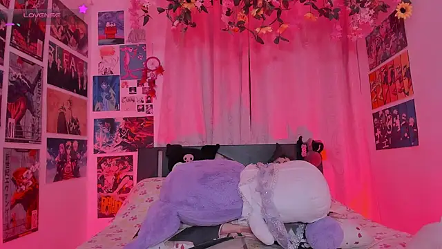 MissCurvyTop's Webcam Show