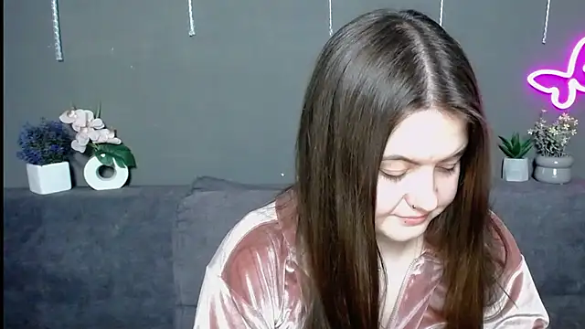 MavkaCute Adlı Modelin Canlı XXX Sohbeti