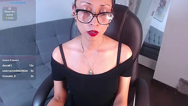 แชท XXX สดของ alexia_james_