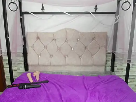 _julie_cooper live XXX chat