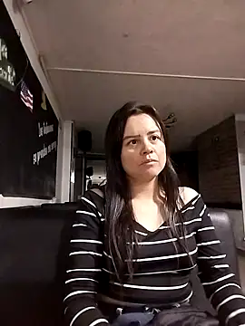 แชท XXX สดของ karlagiraldo198