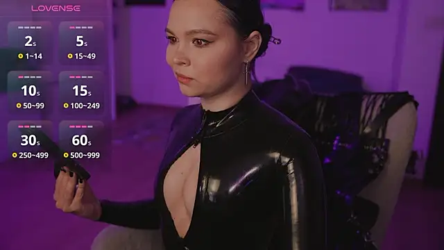 Dominatrix_Alice's Live XXX Chat