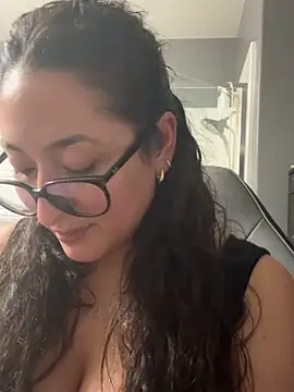 Goddessxxrosexx: онлайн-секс-чат