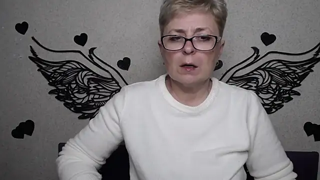 EmiliaGree – Naživo XXX chat