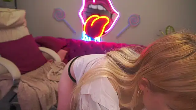 Chat +18 de BellaLaPetit ao vivo