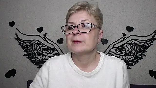 EmiliaGreen Live XXX chat