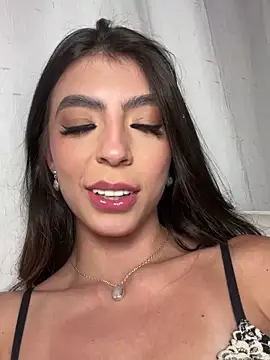 NINA_ROSEE397's Live XXX Chat