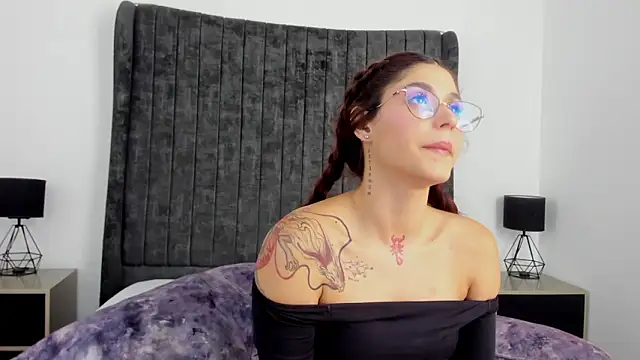 AnnyCherry_ élő XXX-chatje