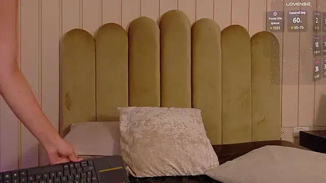 Chat +18 de juliie_star ao vivo