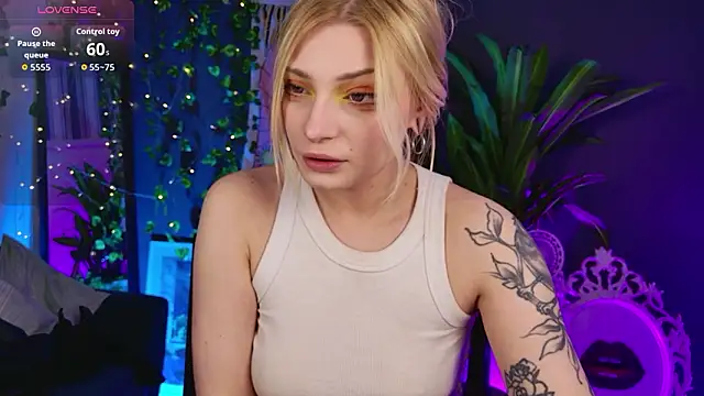 AvaSun live XXX chat