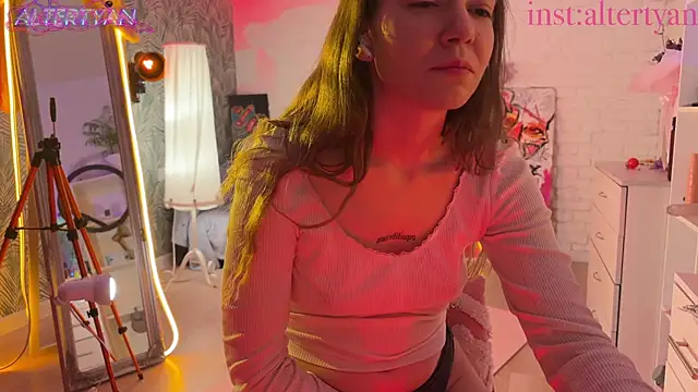 XXX chat uživo modela altertyan