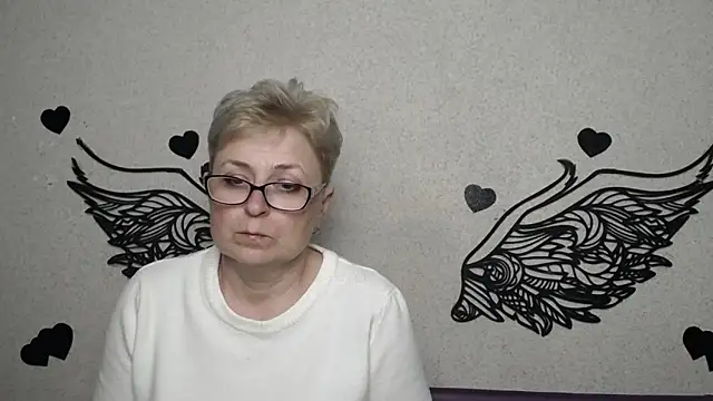 EmiliaGree's Live XXX Chat