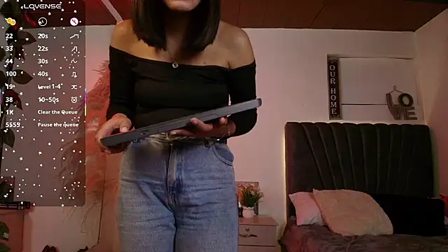 แชท XXX สดของ miaoconell