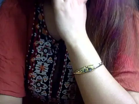 Chat +18 de anvika_1709 ao vivo