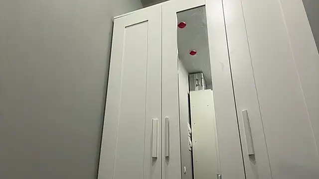 XXX chat uživo modela selena_favn