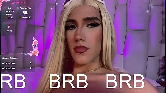 Pokazy przed kamerką – Regiina_Doll