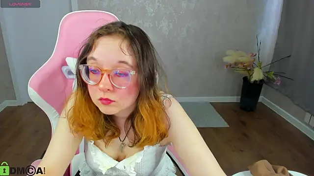 Aleks-caster live XXX chat