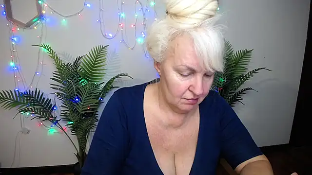 BlondyLeeBest live XXX chat